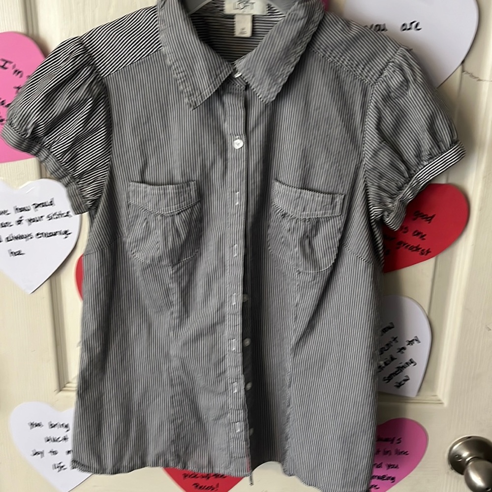 SS button up dress shirt. Stripes! Size medium. Ann Taylor Loft